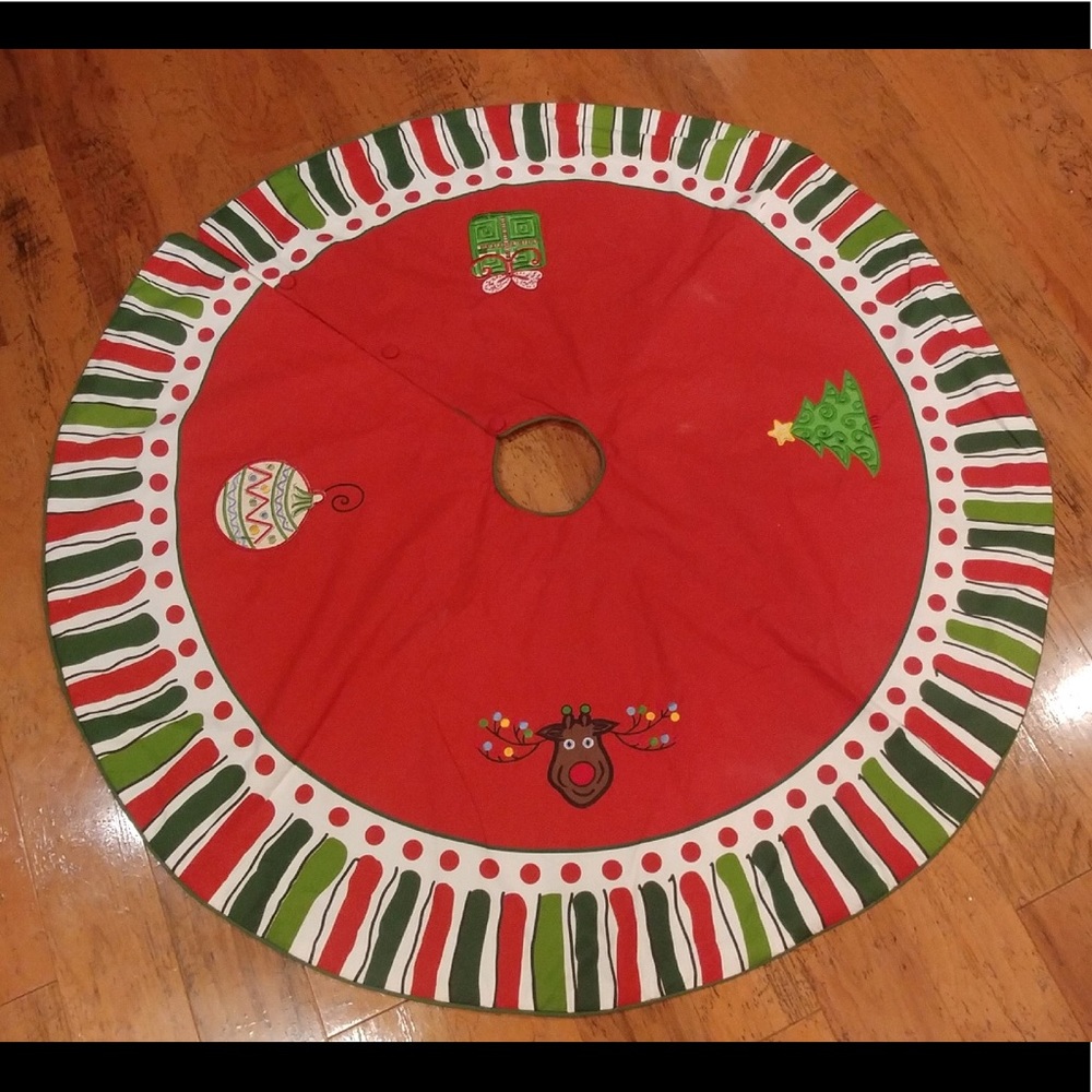 M. Bagwell Christmas tree skirt